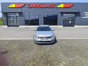 Volkswagen Passat (12 foto / 14)