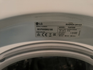 Стиральная машина с сушкой LG (2 фото из 4)