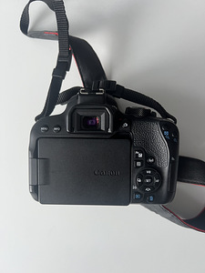 Canon 800D + Canon EF 50mm + Canon EFS 18-55mm (2 foto / 5)