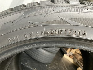 255/45 R20 Toyo (4 foto / 6)