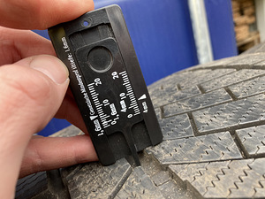 295/35 R19 Pirelli (4 foto / 5)