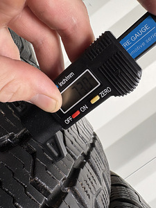 Continental VancoFour Seasons 235/65 R16C (4 foto / 8)