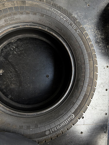 Continental VancoFour Seasons 235/65 R16C (7 foto / 8)
