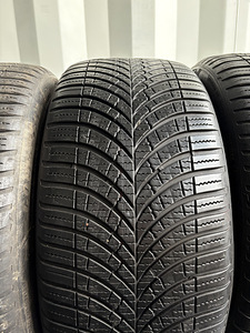 Goodyear Vector4Seasons 225/40 R18 (3 foto / 8)