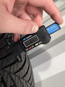 Goodyear Vector4Seasons 225/40 R18 (4 foto / 8)