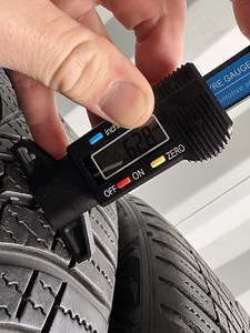 Goodyear Vector4Seasons 225/40 R18 (5 foto / 8)