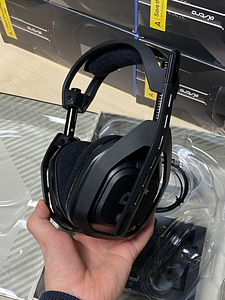Astro A50 + Base station (2 фото из 2)