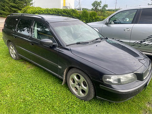Volvo v70 (2 foto / 10)