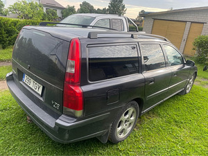 Volvo v70 (4 foto / 10)