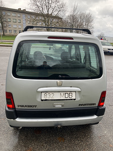 Peugeot partner (4 фото из 8)