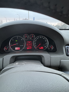 Audi a6 2.5tdi Quattro (12 foto / 12)