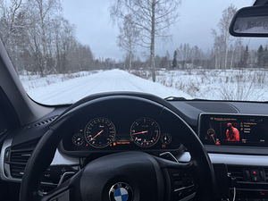 BMW X5 (13 фото из 14)