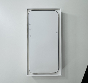 iPhone 13 256 ГБ Starlight (2 фото из 3)