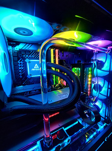 I5 11400 / Radeon VII / RGB / Custom Water loop / 16gb RAM (5 foto / 10)