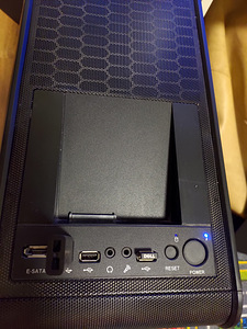 I5 7600 / GTX 1070 / 8GB RAM / SSD + HDD / WIN 10 (4 foto / 4)