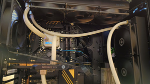 I7 5.0ghz / GTX 1080ti 11gb / 2x360mm Water Custom Loop / OC (7 foto / 10)