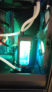 13100F / 1080ti 11gb Waterforce custom loop 360mm / M.2 (5 foto / 8)