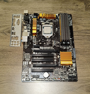 Gigabyte GA-Z97-D3H (M.2 toega) + 4790K + 32gb RAM 1866mhz (1 foto / 4)