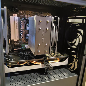 Ryzen 5 7600X3d / RX 9060XT / DDR5 32gb / Windows 11 (8 foto / 8)