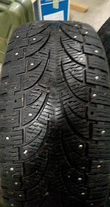 Pirelli naastrehvid 245/40 R20 (1 foto / 2)