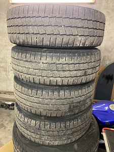 Volkswagen t5 veljed rehvidega 5x120 (2 foto / 2)