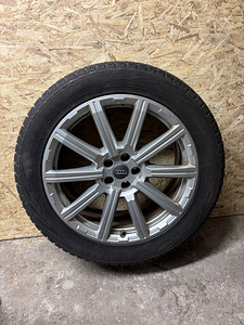 Литые диски Audi Q7 5x112 20" + шины (3 фото из 5)