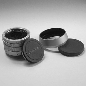 Panasonic Leica DG Summilux 15mm f/1.7 ASPH (2 foto / 5)