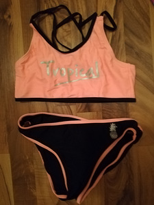 Ujumisriided /bikiinid /trikood (4 foto / 4)