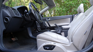 Volvo C70 Summum 2.4 132kW (5 foto / 9)