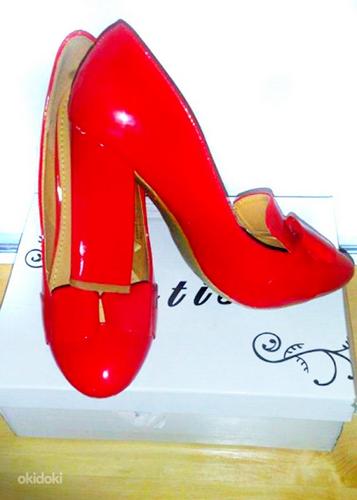 Стильные ярко-красные лаковые туфли с бантами, размер 38 (фото #2)