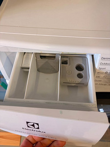 Pesumasin Electrolux Perfectcare 600 (4 foto / 5)