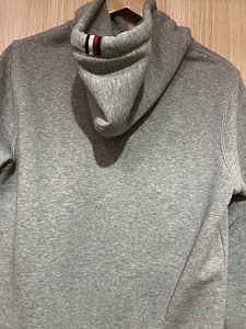 Продам худи TH (2 фото из 3)