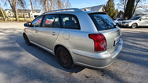 Toyota Avensis 2.0 d4d (4 foto / 8)