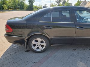 Mercedes Benz E270 (2 foto / 9)