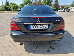 Mercedes Benz E270 (4 foto / 9)