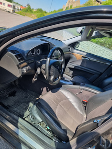 Mercedes Benz E270 (8 foto / 9)