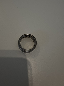 Oura ring 4. Size 11 brushed silver (1 foto / 3)