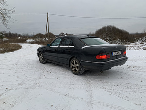 Mercedes Benz e250d manual (2 foto / 7)