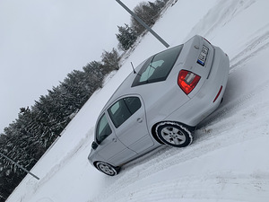 Skoda Octavia (7 фото из 11)