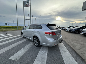 Toyota Avensis 2009 (3 foto / 10)