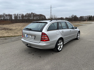 Mercedes Benz C-class w203 (6 foto / 7)