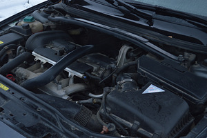 Volvo S60 2.5T (10 foto / 12)