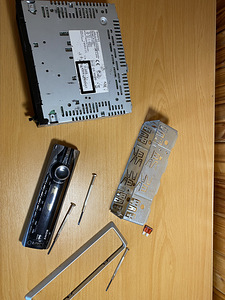 Autoraadio Sony CDX-GT550UI (8 foto / 10)