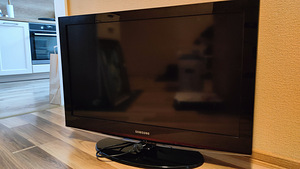 Teler 32" — Samsung LE32C450 [LE32C450E1WXBT] + pult (2 foto / 6)