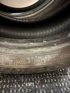 Шины Goodyear UltraGrip Arctic 2 215/55/R17 98T M+S (4 фото из 5)