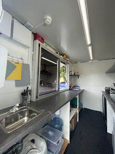 Food truck фуд трак прицеп на колесах (8 foto / 9)
