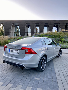Volvo S60 R Design 2013 (2 foto / 15)