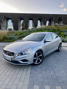 Volvo S60 R-Design 2.0d 2013 (1 foto / 13)