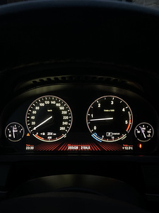 BMW F01 M-pakett 740d 3.0d 225kw 2012a (10 foto / 14)