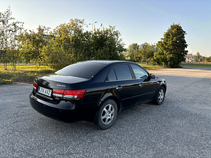 HYUNDAI SONATA (3 фото из 6)